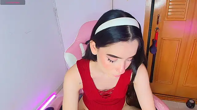 Peach Rose  online show from March 7, 2026, 10:04 pm