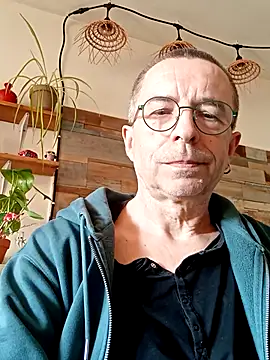 Snapshot of Xavspank2 chatting on March 1, 2026, 2:50 pm Xavspank2 online show from March 1, 2026, 2:50 pm