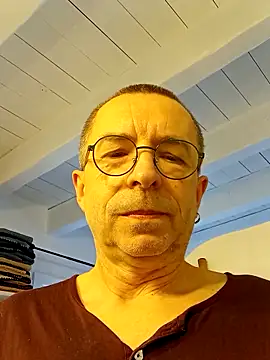 Snapshot of Xavspank2 chatting on February 12, 2026, 8:47 am Xavspank2 online show from February 12, 2026, 8:47 am