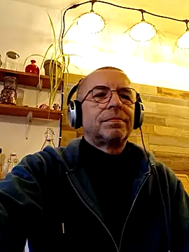 Snapshot of Xavspank2 chatting on January 16, 2026, 10:30 am Xavspank2 online show from January 16, 2026, 10:30 am