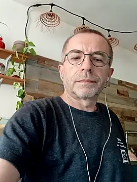 Snapshot of Xavspank2 chatting on September 10, 2025, 1:21 pm Xavspank2 online show from September 10, 2025, 1:21 pm