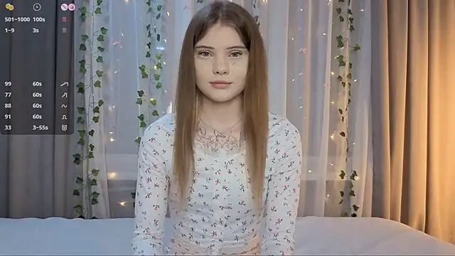 Snapshot of CarolinePepper chatting on April 3, 2026, 2:01 pm CarolinePepper online show from April 3, 2026, 2:01 pm