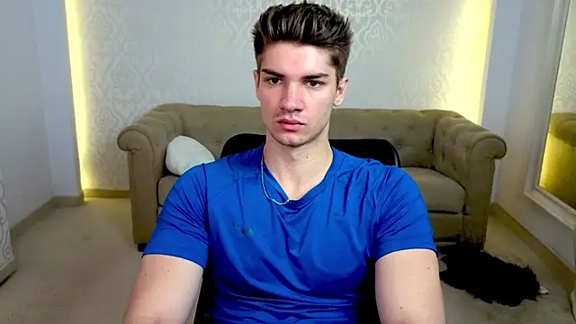 Snapshot of MaxKaiden chatting on June 3, 2026, 3:51 am MaxKaiden online show from June 3, 2026, 3:51 am