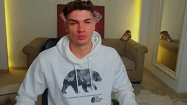 MaxKaiden online show from September 19, 2025, 4:49 am