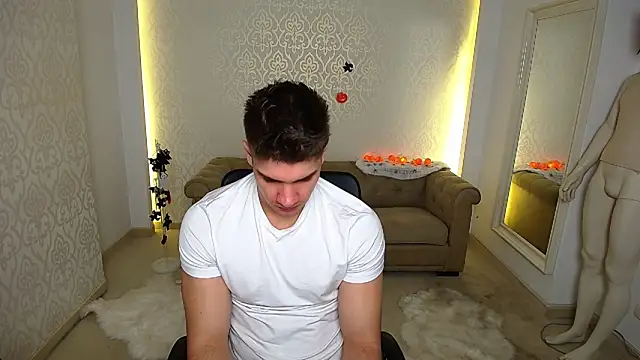 MaxKaiden online show from October 21, 2025, 4:45 am