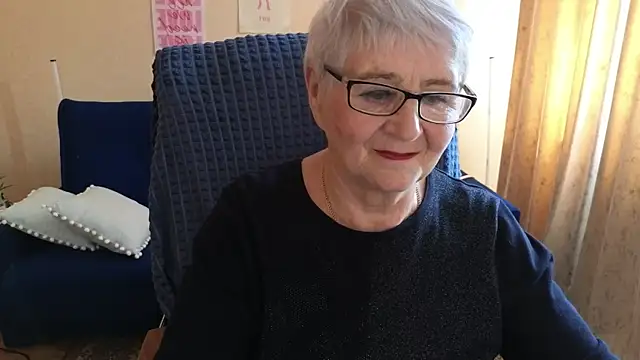 Sandra Snowflake online show from June 1, 2026, 11:54 am