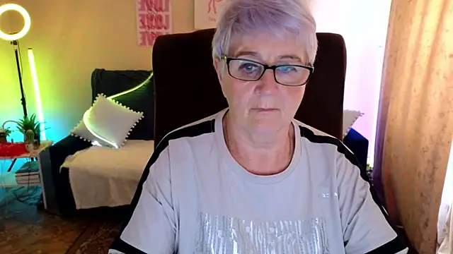 Sandra Snowflake online show from June 17, 2026, 11:09 am
