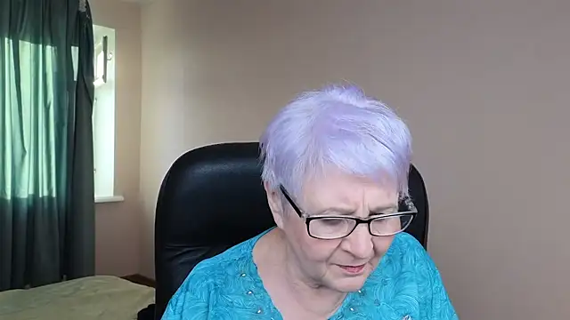 Sandra Snowflake online show from March 19, 2025, 4:03 am