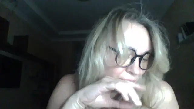 Snapshot of Mary888x chatting on December 21, 2025, 7:59 pm Mary888x online show from December 21, 2025, 7:59 pm