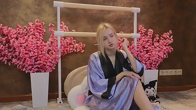 Snapshot of aishiro chatting on March 18, 2025, 12:50 pm aishiro online show from March 18, 2025, 12:50 pm