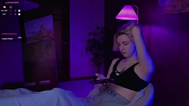 Snapshot of aishiro chatting on October 1, 2025, 9:14 am aishiro online show from October 1, 2025, 9:14 am