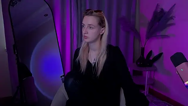 Snapshot of aishiro chatting on September 16, 2025, 1:34 pm aishiro online show from September 16, 2025, 1:34 pm