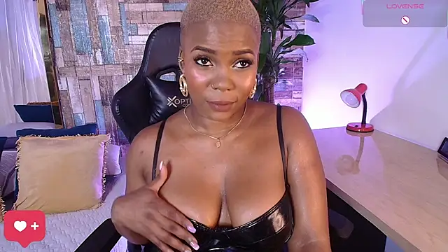 Snapshot of DashaSousaa chatting on February 28, 2026, 1:00 pm DashaSousaa online show from February 28, 2026, 1:00 pm