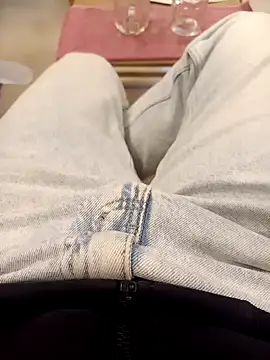 Snapshot of gabar8 chatting on April 5, 2026, 5:52 pm gabar8 online show from April 5, 2026, 5:52 pm