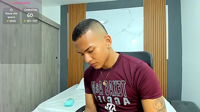 Rafa2004Cruz online show from February 18, 2025, 3:41 pm