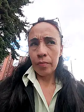 Coeur de luxure online show from November 26, 2025, 5:57 pm