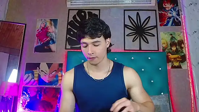 LiamAndrewzz online show from May 17, 2026, 4:23 am