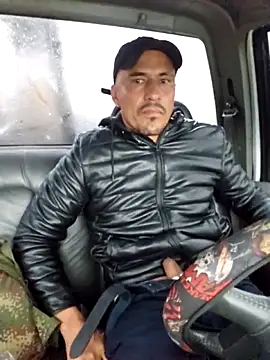 Iuver online show from February 16, 2026, 9:02 pm