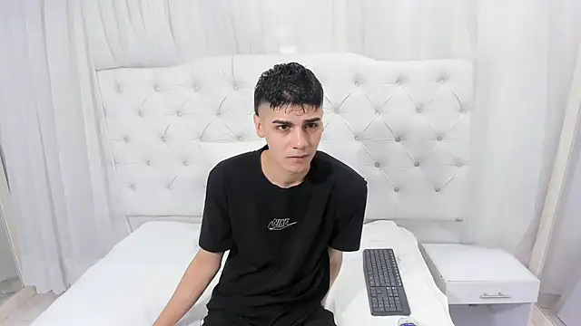 frank jhonsson online show from December 20, 2025, 5:16 pm