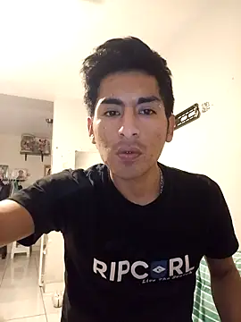 LeonRoots online show from September 9, 2025, 8:40 pm