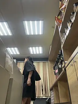 AlishaPrettyBlade online show from December 18, 2025, 11:03 am