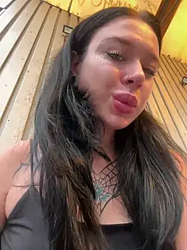 AlishaPrettyBlade online show from July 25, 2026, 1:57 am