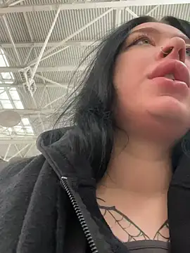 AlishaPrettyBlade online show from January 14, 2026, 5:22 am