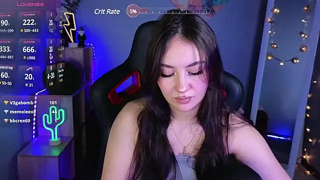 AshleySkott  online show from February 19, 2025, 10:45 am