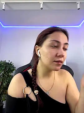 AshleySkott  online show from September 23, 2025, 7:59 am