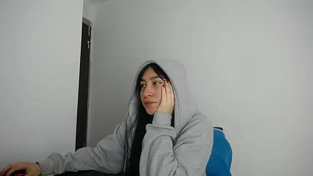 Snapshot of Arielle_lov chatting on February 13, 2026, 11:21 am Arielle lov online show from February 13, 2026, 11:21 am