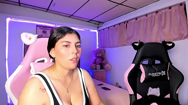 Cristal Smith20 online show from April 3, 2026, 1:23 am