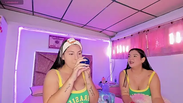 Snapshot of Cristal_Smith20 chatting on December 15, 2025, 12:55 pm Cristal Smith20 online show from December 15, 2025, 12:55 pm