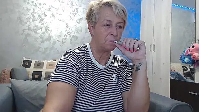 RosesandLillies online show from November 12, 2025, 5:50 pm