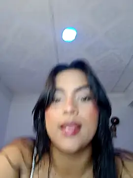 Snapshot of victoria_roussee chatting on February 26, 2026, 7:19 am victoria roussee online show from February 26, 2026, 7:19 am