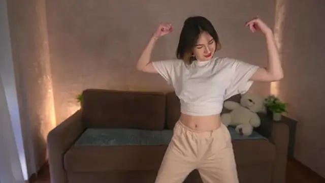 Snapshot of LizbethBulkley chatting on February 18, 2025, 12:28 pm LizbethBulkley online show from February 18, 2025, 12:28 pm