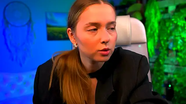 Snapshot of JenniferGraces chatting on February 22, 2026, 7:15 pm JenniferGraces online show from February 22, 2026, 7:15 pm