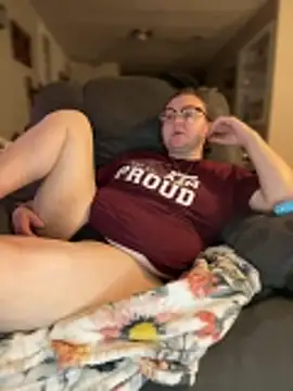 HTXBELLE online show from April 10, 2026, 1:01 am