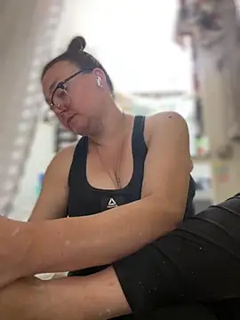 HTXBELLE online show from March 21, 2026, 1:18 am