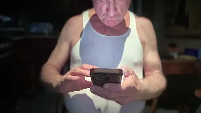 Snapshot of DominantDong chatting on March 5, 2025, 11:49 pm DominantDong online show from March 5, 2025, 11:49 pm