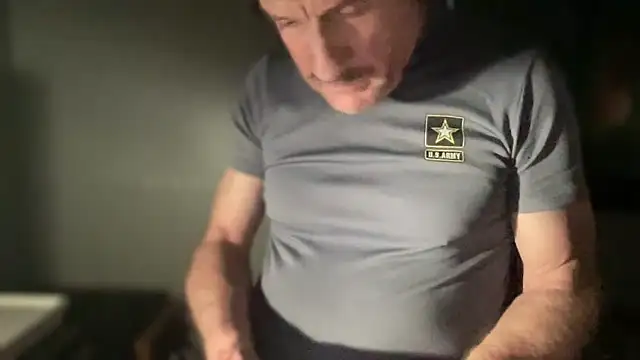 Snapshot of DominantDong chatting on September 17, 2025, 2:08 pm DominantDong online show from September 17, 2025, 2:08 pm