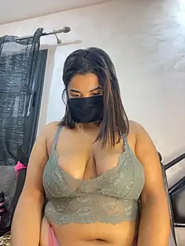 Louli ta online show from December 2, 2025, 8:10 pm