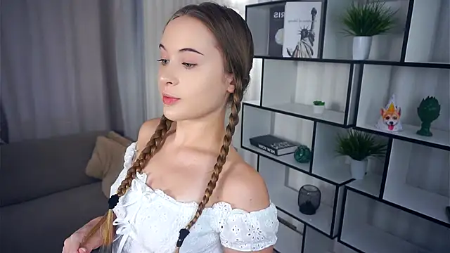 QuennaCoote online show from November 13, 2025, 6:06 am