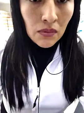 Lobitasexiii online show from November 4, 2025, 5:44 am