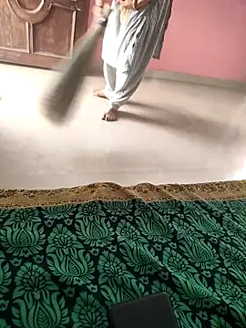 indian couple4 online show from May 15, 2026, 2:20 am