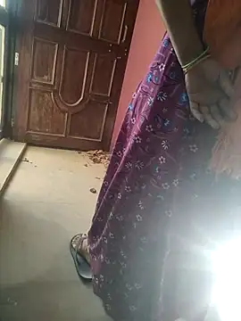 indian couple4 online show from April 27, 2026, 2:42 am