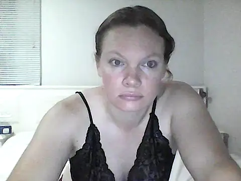 Snapshot of redsparrowXxXx chatting on February 21, 2025, 6:48 pm redsparrowXxXx online show from February 21, 2025, 6:48 pm