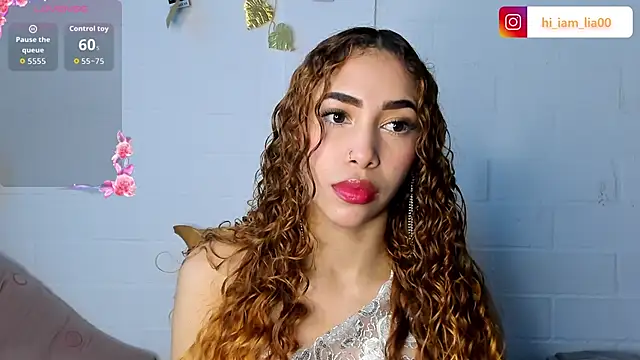 LiaHansson online show from November 24, 2025, 6:19 pm