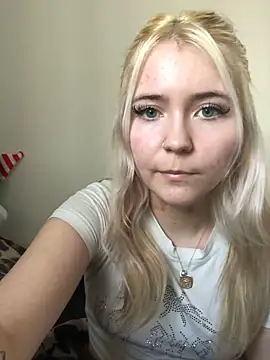 Snapshot of Blondie_Sofia_Essexbabe chatting on March 2, 2026, 2:35 pm Blondie Sofia Essexbabe online show from March 2, 2026, 2:35 pm