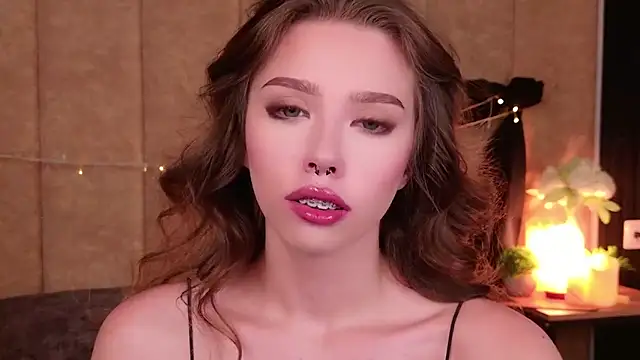 Sierra Fane online show from September 19, 2025, 5:55 am