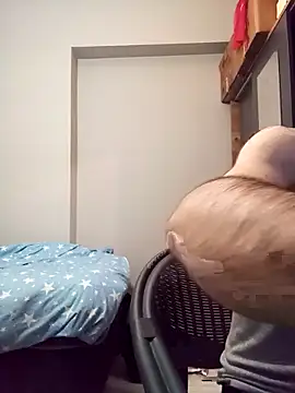 Snapshot of raskolnikovw chatting on February 7, 2026, 4:59 pm raskolnikovw online show from February 7, 2026, 4:59 pm